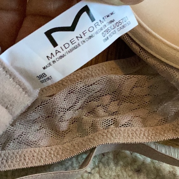 Maidenform bra size 38B new with tags lightly lined underwire slight pattern new - Picture 5 of 5